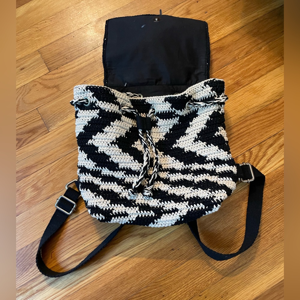 Knitted backpack - Picture 2 of 4